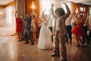 Read more about the article Co&nbsp;trzeba ustalić z&nbsp;DJ przed&nbsp;weselem?